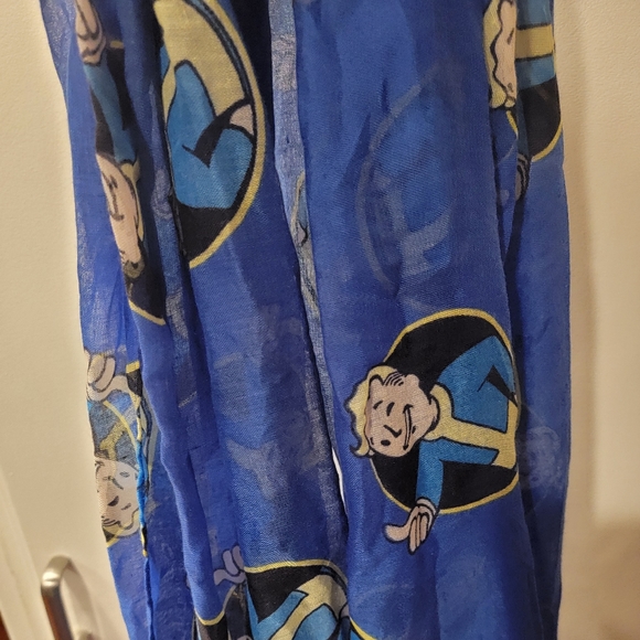 Fallout Viscose Fashion Scarf/Video Game VAULT BOY/Thumbs Up/Blue by Bioworld - Picture 4 of 8